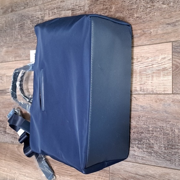 London Fog Navy Messager Bag  100th Anniversary - Picture 7 of 10